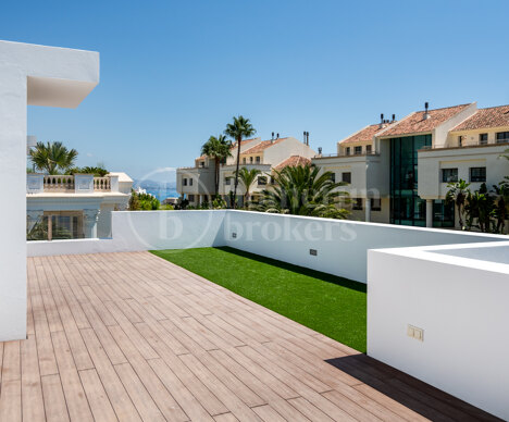 Villa Ravetta - Contemporary Coastal Luxury on Marbella’s Golden Mile