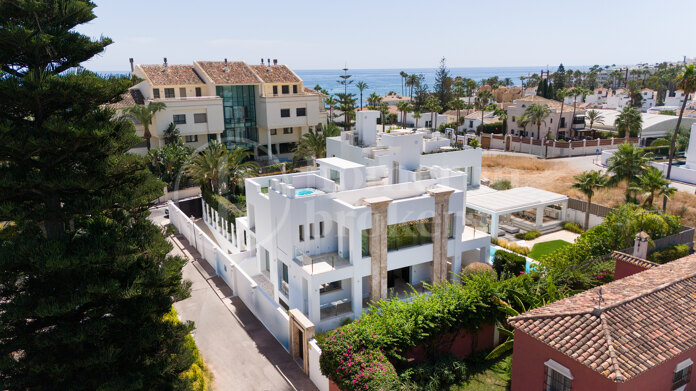 Villa Ravetta - Contemporary Coastal Luxury on Marbella’s Golden Mile