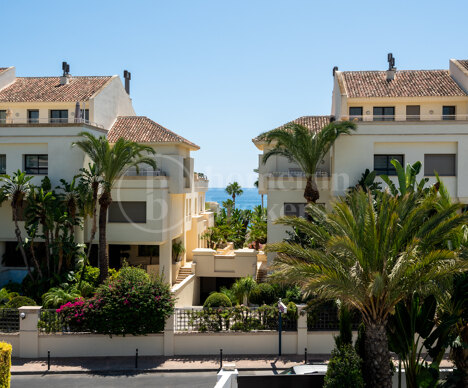 Villa Ravetta - Contemporary Coastal Luxury on Marbella’s Golden Mile