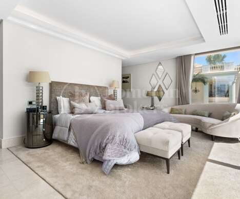 Villa Ravetta - Contemporary Coastal Luxury on Marbella’s Golden Mile