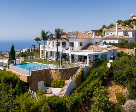 Luxurious Villa Veranda with Stunning Sea and Mountain Views in Altos de Los Monteros, Marbella