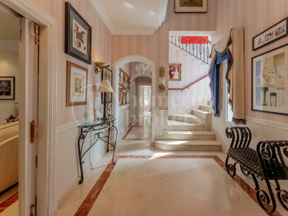 Casa El Herrojo - Klassisk Villa i det Gated Community El Herrojo Alto