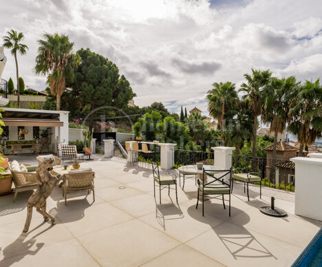 Villa Arborea - Classic Villa Panoramic Mediterranean Views in El Madroñal, Benahavis