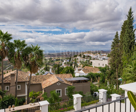 Villa Arborea - Classic Villa Panoramic Mediterranean Views in El Madroñal, Benahavis