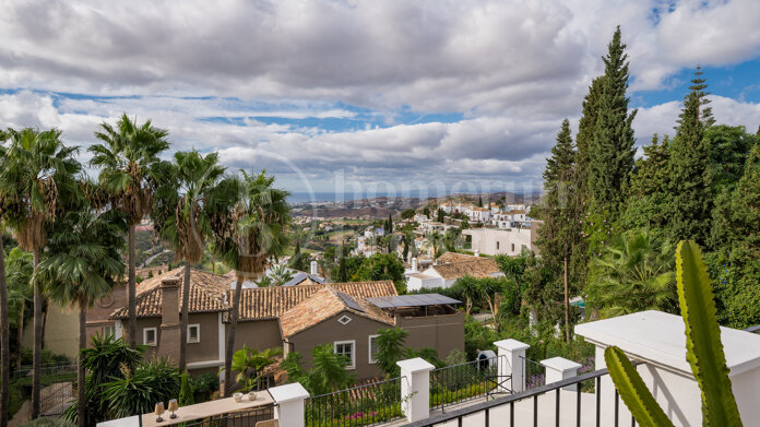 Villa Arborea - Classic Villa Panoramic Mediterranean Views in El Madroñal, Benahavis