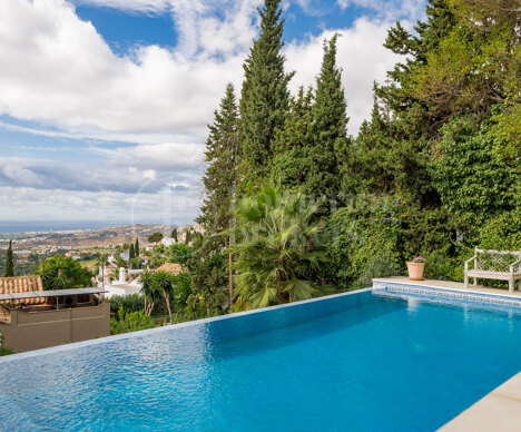 Villa Arborea - Classic Villa Panoramic Mediterranean Views in El Madroñal, Benahavis