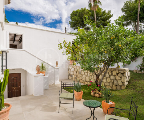 Villa Arborea - Classic Villa Panoramic Mediterranean Views in El Madroñal, Benahavis