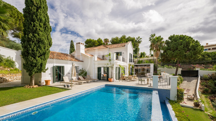 Villa Arborea - Classic Villa Panoramic Mediterranean Views in El Madroñal, Benahavis