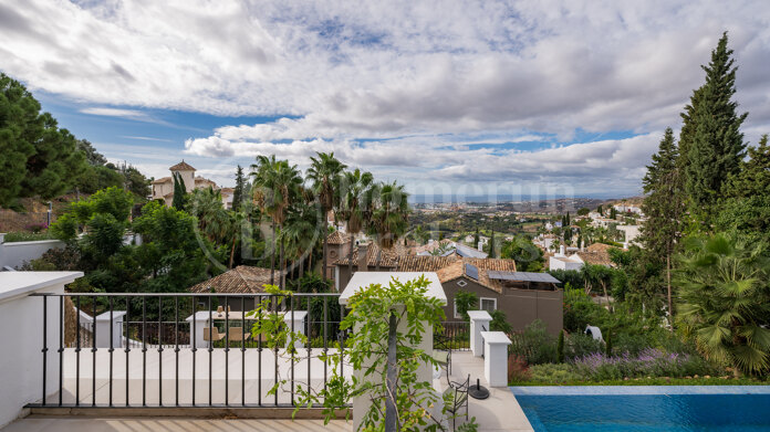 Villa Arborea - Classic Villa Panoramic Mediterranean Views in El Madroñal, Benahavis