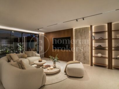 Casa Nami - Radhus vid Första Linjens Golfbana i Nueva Andalucía