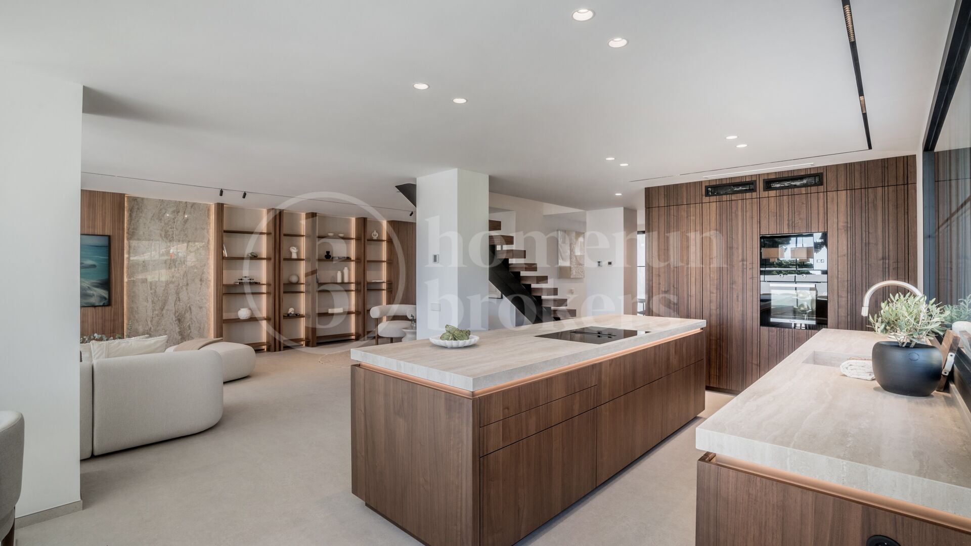 Casa Nami - Radhus vid Första Linjens Golfbana i Nueva Andalucía