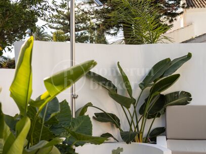 Casa Nami - Radhus vid Första Linjens Golfbana i Nueva Andalucía