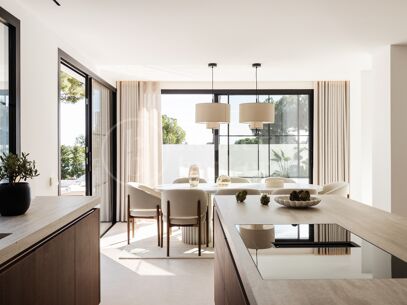 Casa Nami - Radhus vid Första Linjens Golfbana i Nueva Andalucía