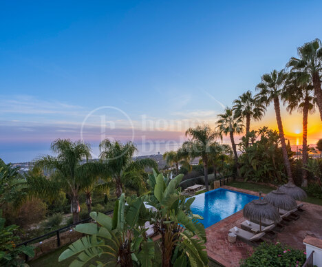 Villa Los Altos - Villa in Los Monteros with Breathtaking Views