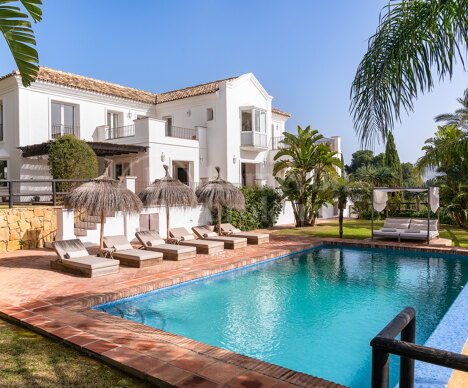 Villa Los Altos - Villa in Los Monteros with Breathtaking Views