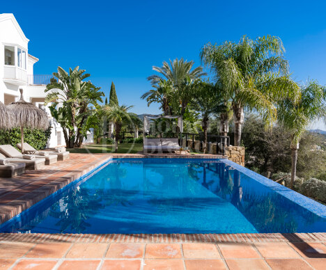 Villa Los Altos - Villa in Los Monteros with Breathtaking Views