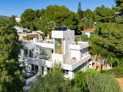 Casa Gina - Contemporary Villa in Nueva Andalucia