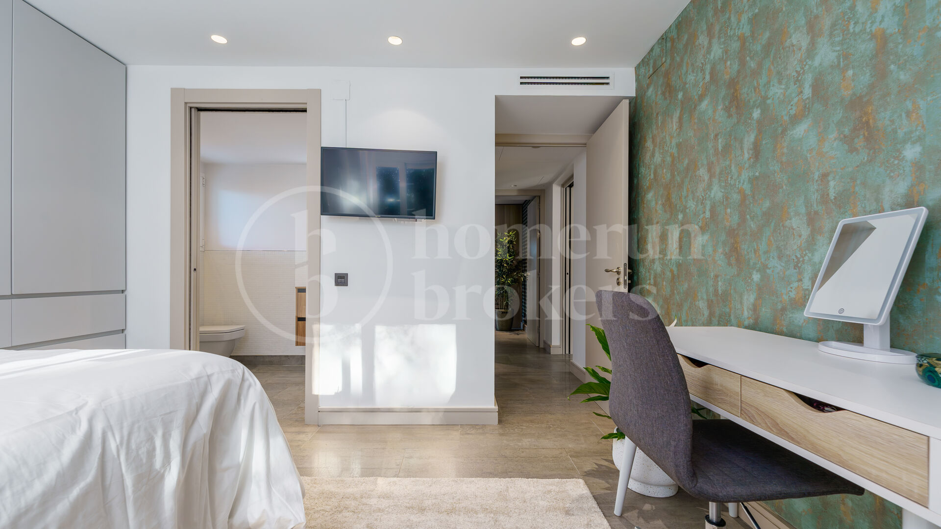 Casa Gina - Contemporary Villa in Nueva Andalucia