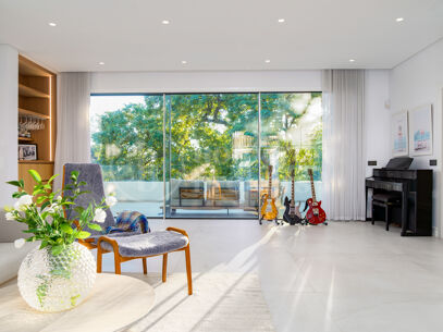 Casa Gina - Contemporary Villa in Nueva Andalucia