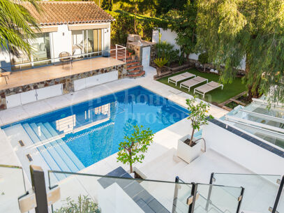 Casa Gina - Contemporary Villa in Nueva Andalucia