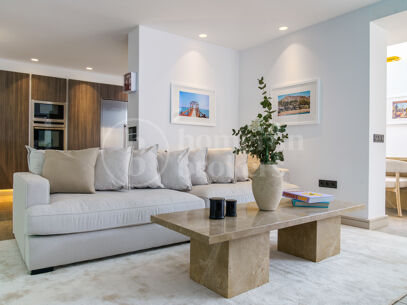 Casa Gina - Contemporary Villa in Nueva Andalucia