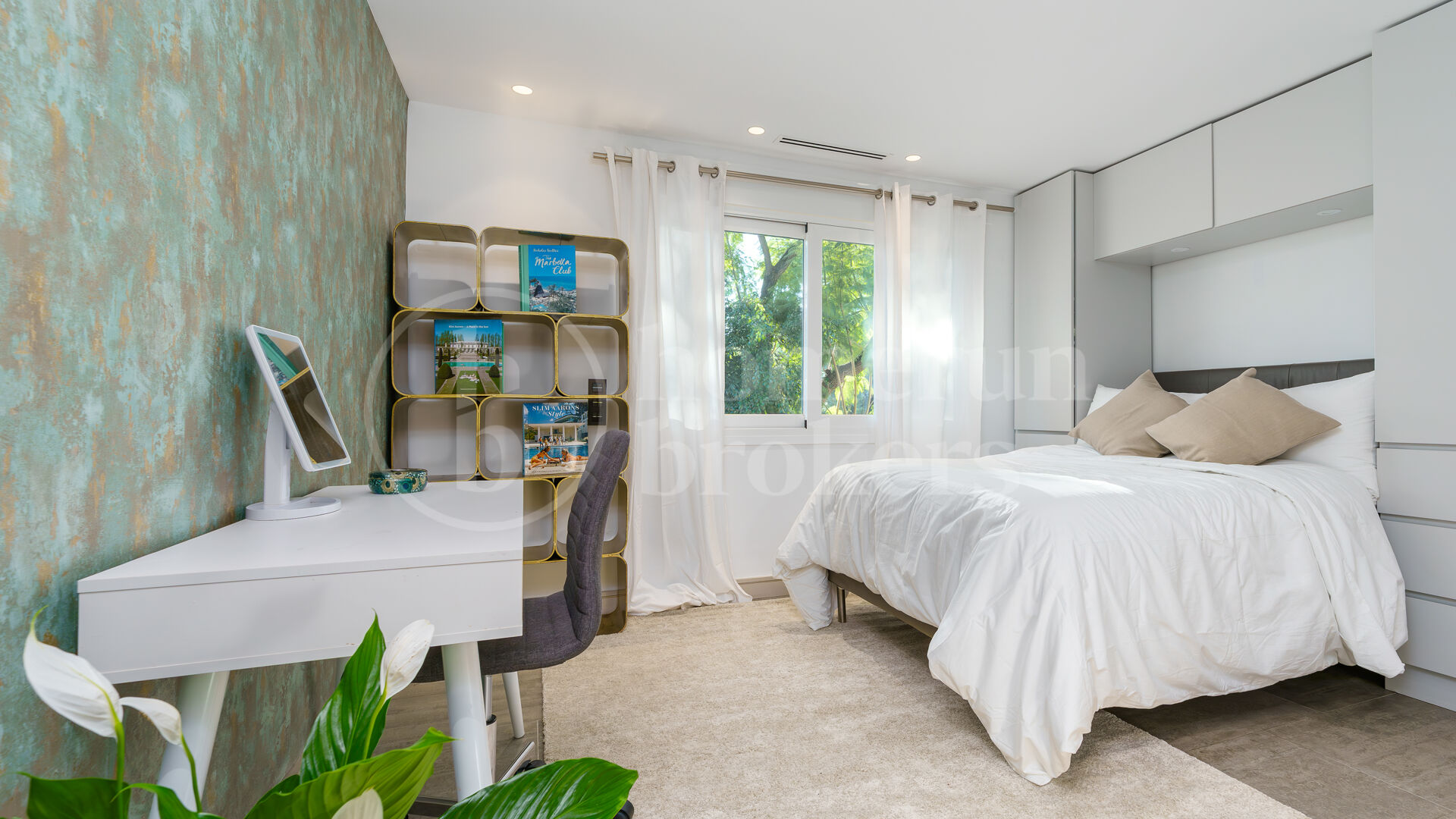 Casa Gina - Contemporary Villa in Nueva Andalucia