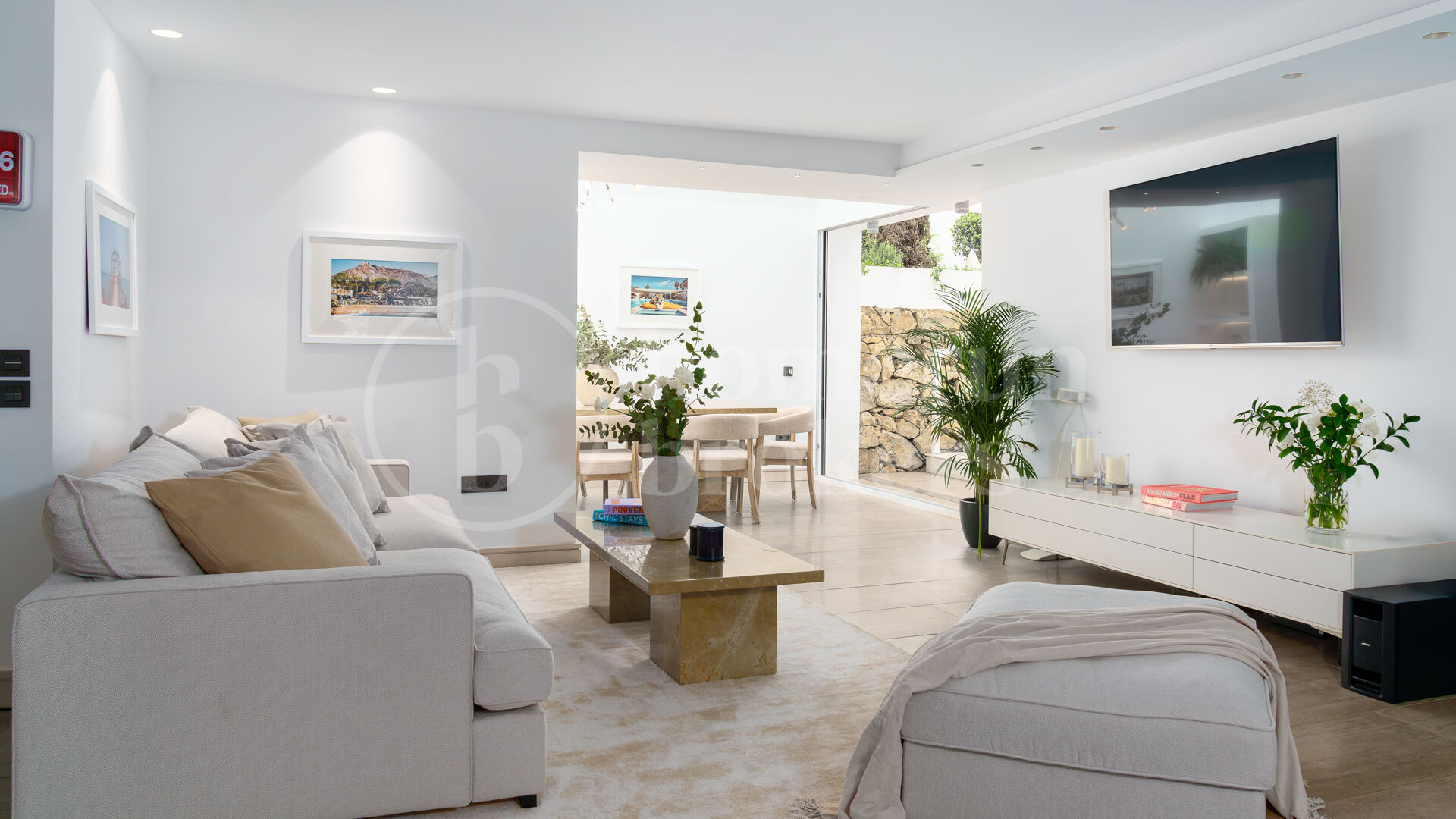 Casa Gina - Contemporary Villa in Nueva Andalucia