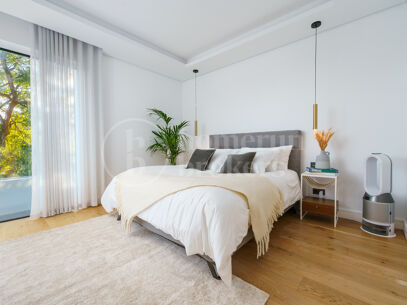 Casa Gina - Contemporary Villa in Nueva Andalucia