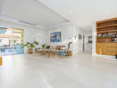 Casa Gina - Contemporary Villa in Nueva Andalucia