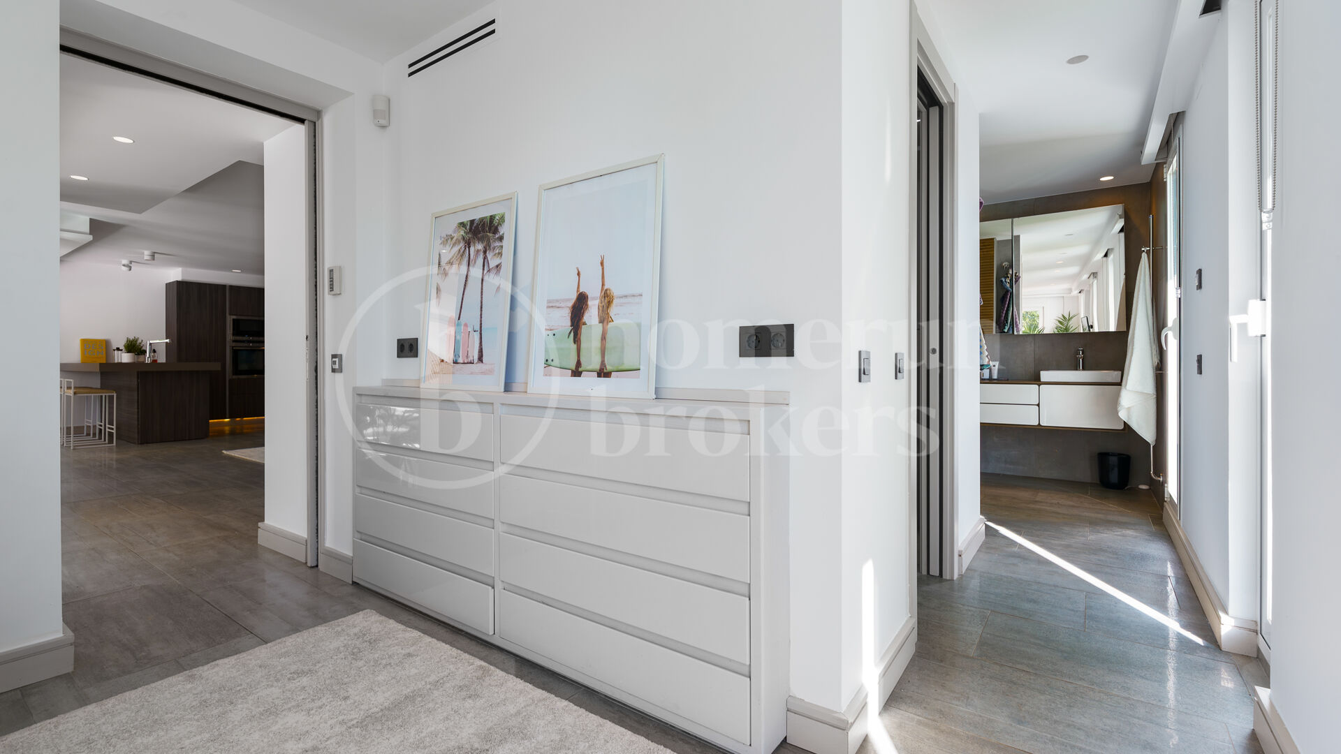 Casa Gina - Contemporary Villa in Nueva Andalucia