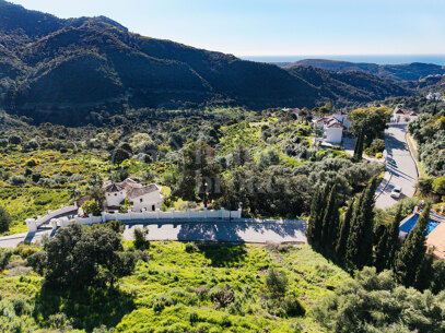 Plot in Monte Mayor with project and Sea Views