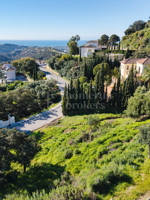 Plot in Monte Mayor with project and Sea Views
