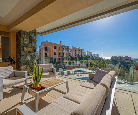 Apartment La Quinta - Modern 4-Bedroom Apartment with Panoramic Sea Views