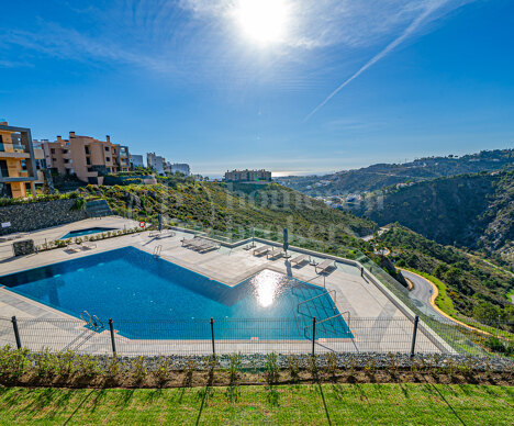 Apartment La Quinta - Modern 4-Bedroom Apartment with Panoramic Sea Views