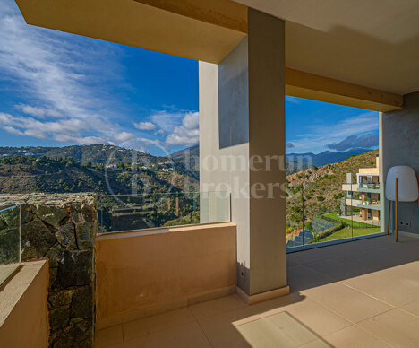 Apartment La Quinta - Modern 4-Bedroom Apartment with Panoramic Sea Views