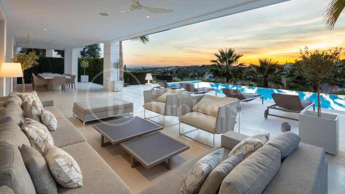 Los Olivos 5 - Contemporary Villa in Nueva Andalucia Marbella