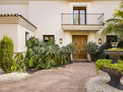 Villa Andaluza - Mediterranean Villa in Los Flamingos, Benahavis