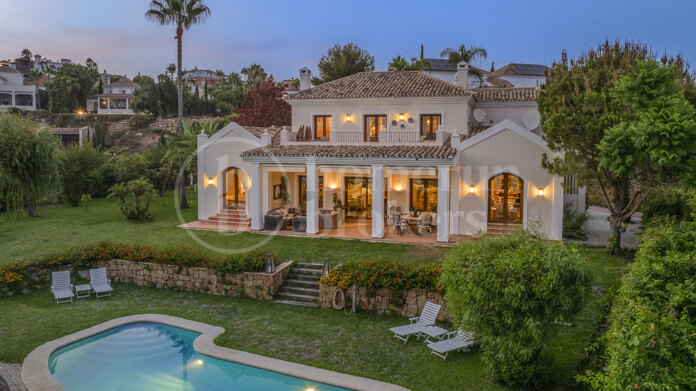 Villa Andaluza - Mediterranean Villa in Los Flamingos, Benahavis