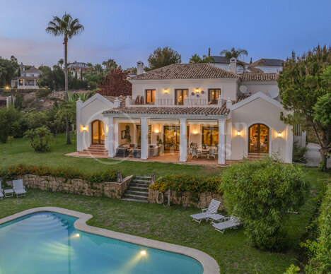 Villa Andaluza - Mediterranean Villa in Los Flamingos, Benahavis