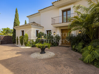 Villa Andaluza - Mediterranean Villa in Los Flamingos, Benahavis