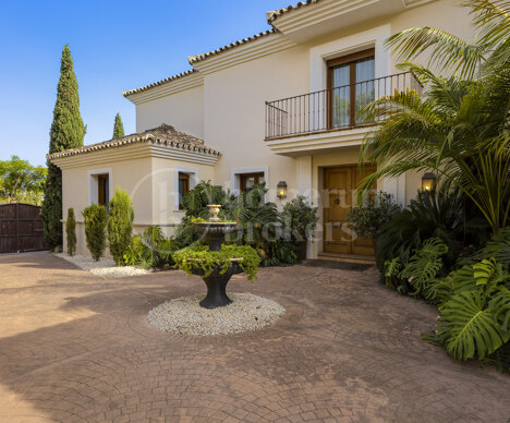 Villa Andaluza - Mediterranean Villa in Los Flamingos, Benahavis