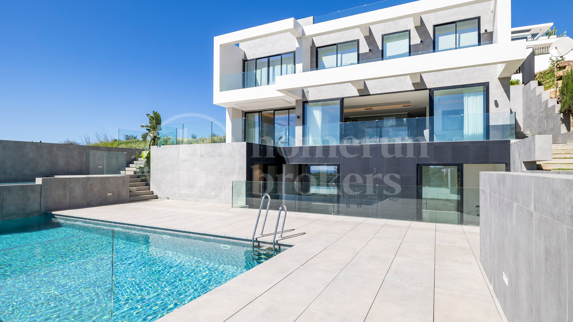 Villa Zeus - Contemporary Villa in Los Flamingos Benahavis