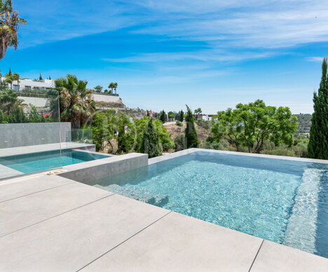 Villa Zeus - Contemporary Villa in Los Flamingos Benahavis