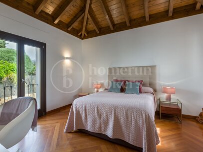 Villa Verona – Ett Stenkast från Stranden i Casasola, Estpona
