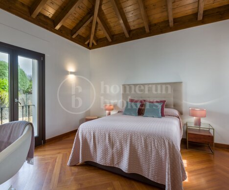 Villa Verona - Steps from the Beach in Casasola, Estepona