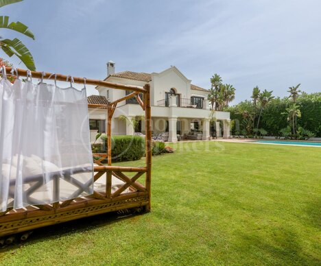 Villa Verona - Steps from the Beach in Casasola, Estepona