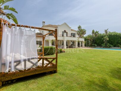 Villa Verona – Ett Stenkast från Stranden i Casasola, Estpona