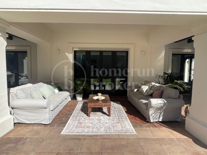 Villa Verona – Ett Stenkast från Stranden i Casasola, Estpona