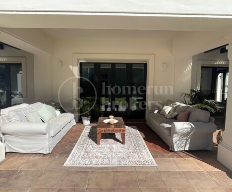 Villa Verona - Steps from the Beach in Casasola, Estepona