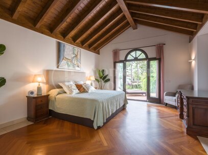 Villa Verona – Ett Stenkast från Stranden i Casasola, Estpona